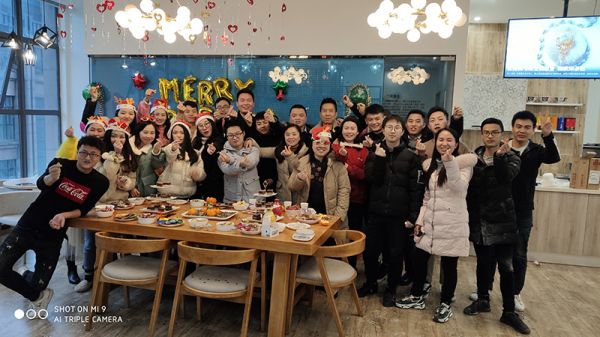 米小福12月25日，公司將舉行圣誕活動(dòng)，誠邀你的參加。